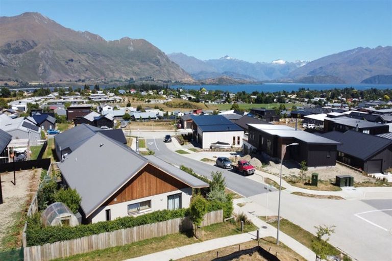 Photo of property in 25 The Heights Avenue, Wanaka, 9305