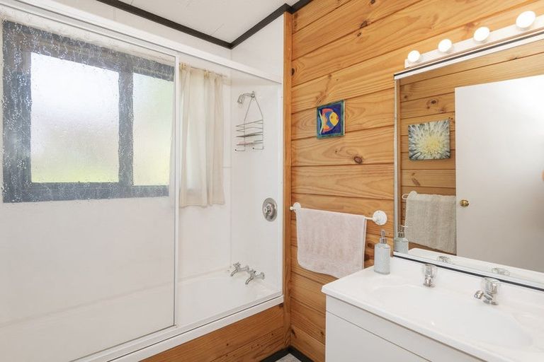 Photo of property in 12 Oak Street, Mangapapa, Gisborne, 4010