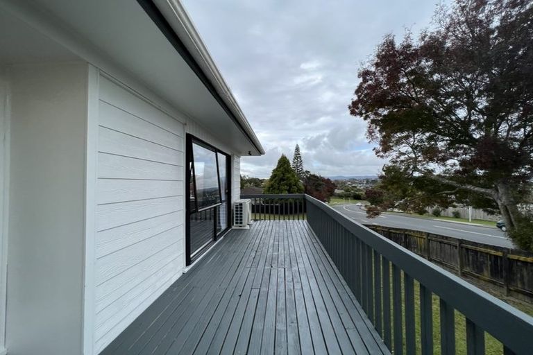 Photo of property in 139 Moire Road, West Harbour, Auckland, 0618