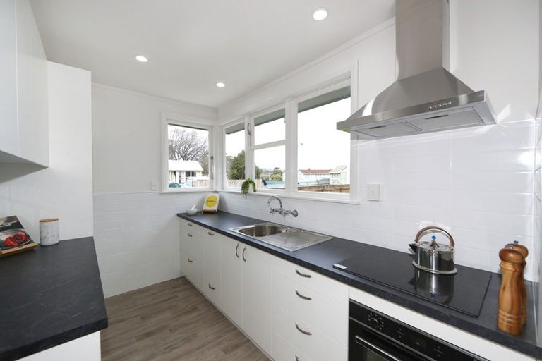 Photo of property in 30 Lipscombe Crescent, Havelock North, 4130