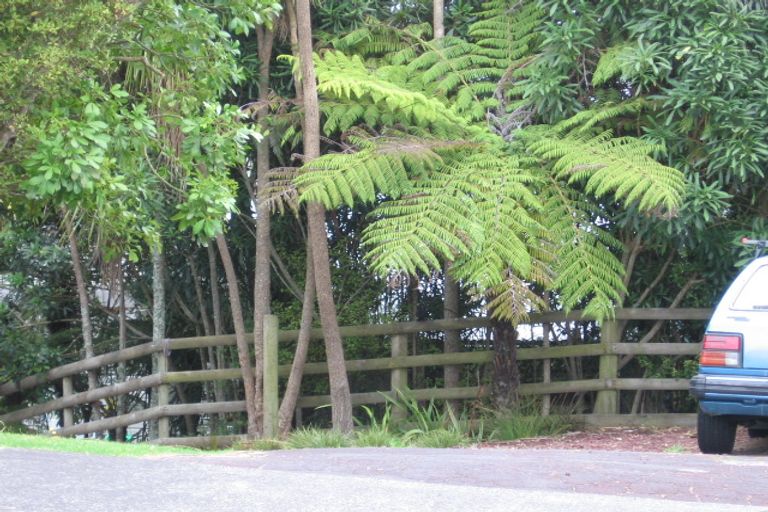 Photo of property in 110 Island Bay Road, Beach Haven, Auckland, 0626