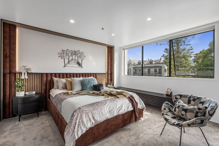 Photo of property in 1c/175 Hurstmere Road, Takapuna, Auckland, 0622