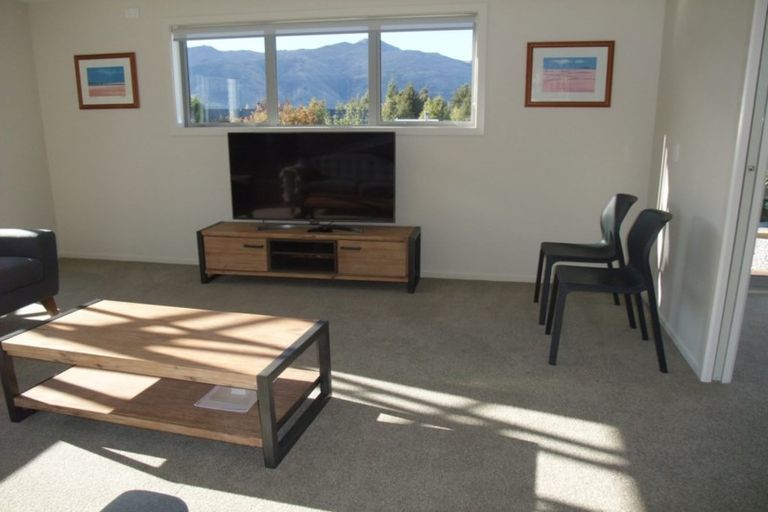 Photo of property in 17 Moraine Place, Lake Hawea, Wanaka, 9382