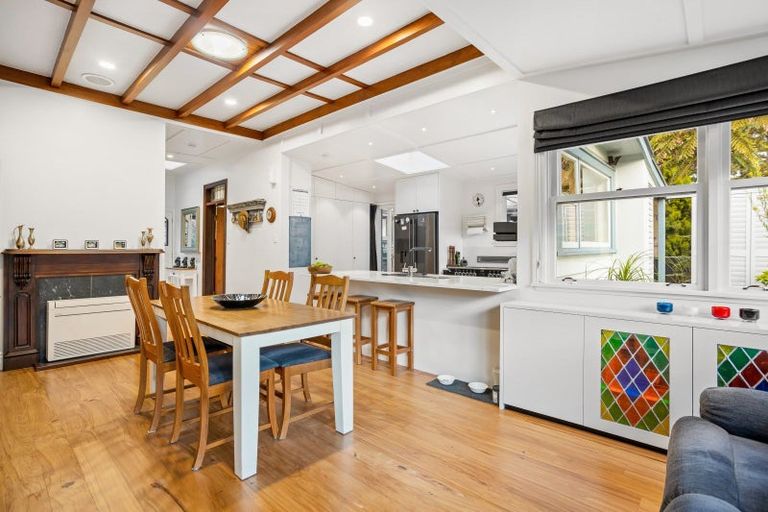 Photo of property in 5 Taupaki Road, Taupaki, Henderson, 0782