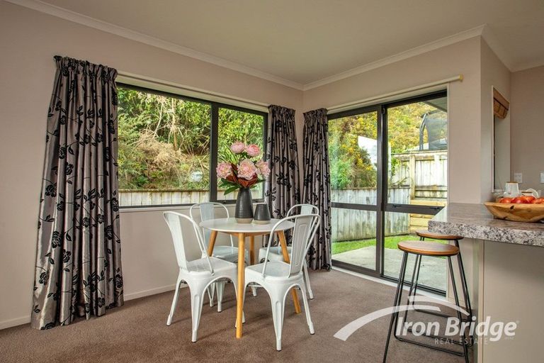 Photo of property in 11 Beaufort Close, Kingsley Heights, Upper Hutt, 5018