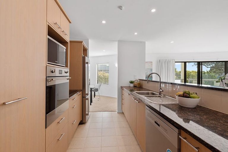 Photo of property in 26/4e Collins Street, Takapuna, Auckland, 0622