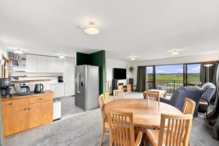 Photo of property in 433 Cashmere Road, Westmorland, Christchurch, 8025