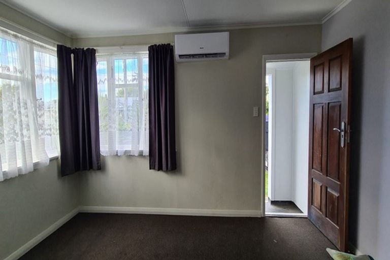 Photo of property in 21 Carlisle Street, Milson, Palmerston North, 4414