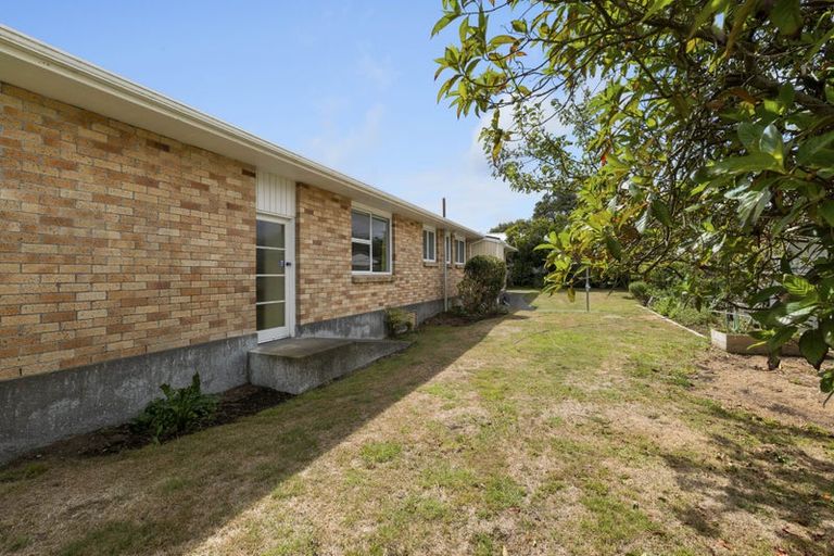 Photo of property in 3 Climie Crescent, Hawera, 4610