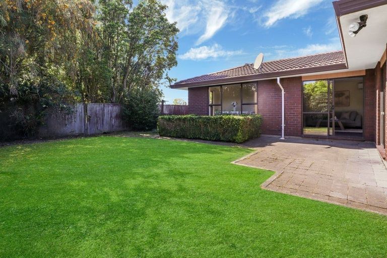 Photo of property in 8 Algie Place, Avonhead, Christchurch, 8042