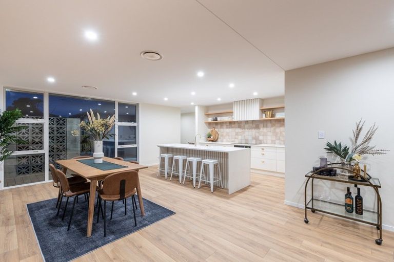 Photo of property in 9a Lemont Place, Westown, New Plymouth, 4310