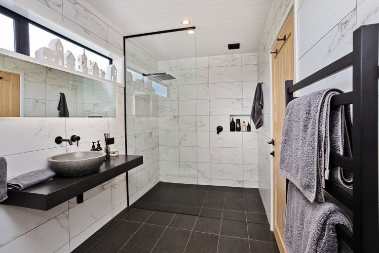 Photo of property in 68 Sunrise Drive, Seaward Bush, Invercargill, 9812