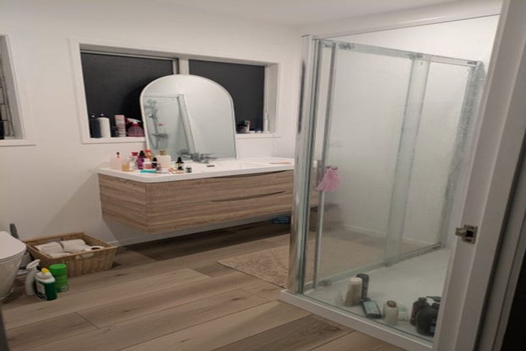 Photo of property in 67 Beaubank Road, Kelston, Auckland, 0602