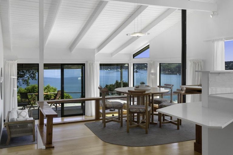 Photo of property in 200 Te Wahapu Road, Russell, 0272