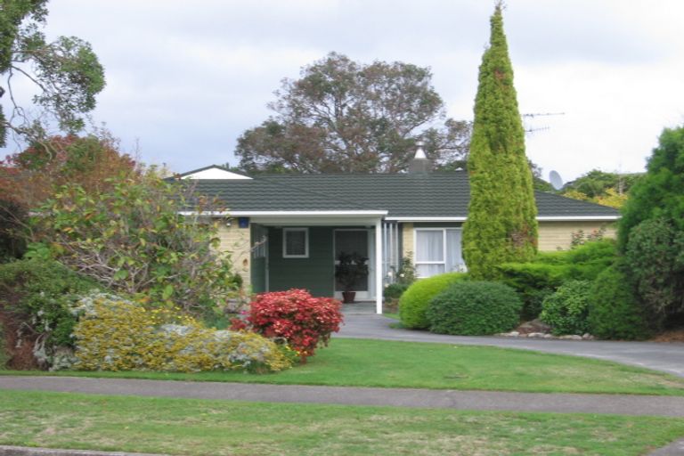 Photo of property in 4a Rewarewa Crescent, Waikanae, 5036