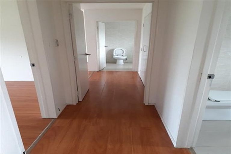 Photo of property in 57 Wilsher Crescent, Henderson, Auckland, 0612