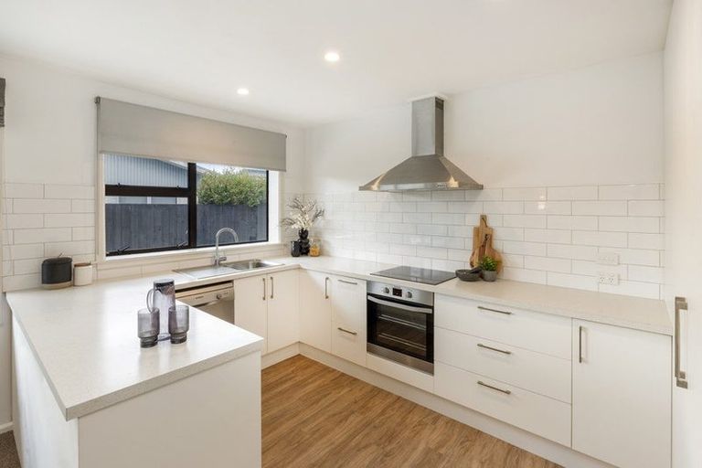 Photo of property in 1/9 Chislehurst Place, Bryndwr, Christchurch, 8052