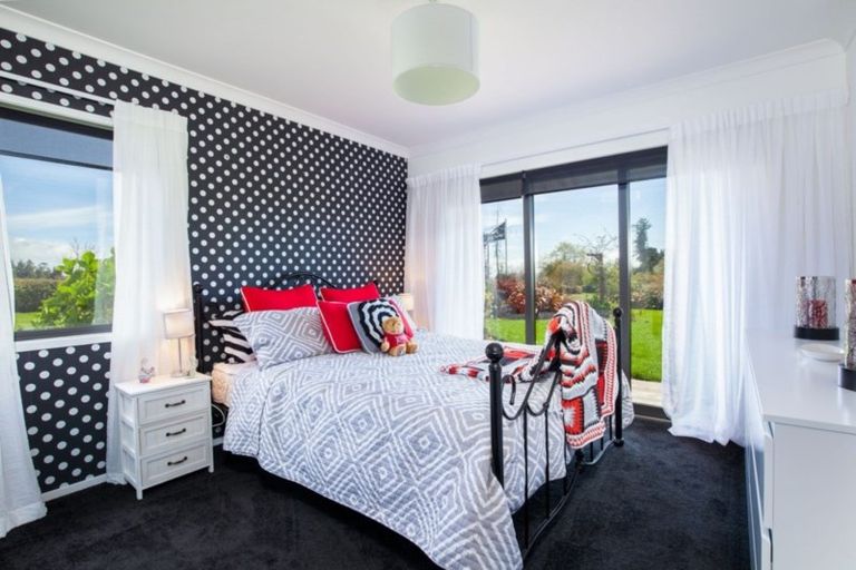 Photo of property in 421 Surrey Road, Tariki, Stratford, 4388