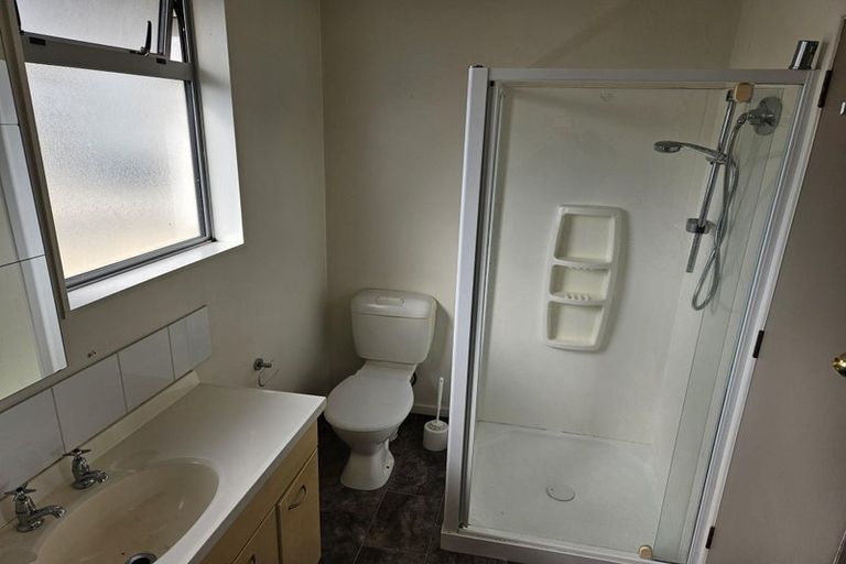 Photo of property in 4 Oakland Street, Northcote, Christchurch, 8052