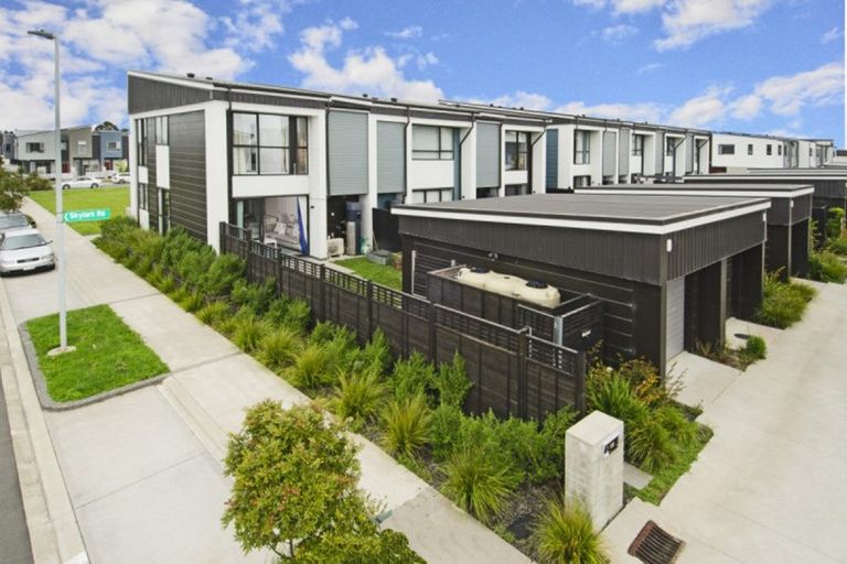 Photo of property in 14 Rangihina Road, Hobsonville, Auckland, 0616