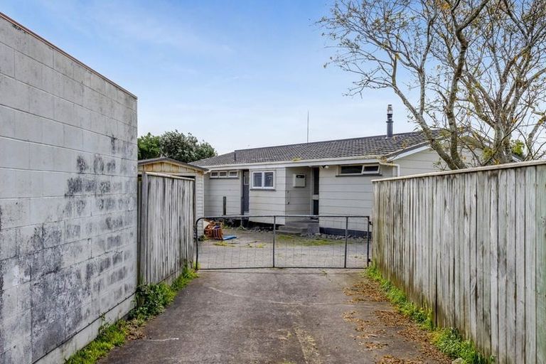 Photo of property in 5 Hughson Place, Opunake, 4616