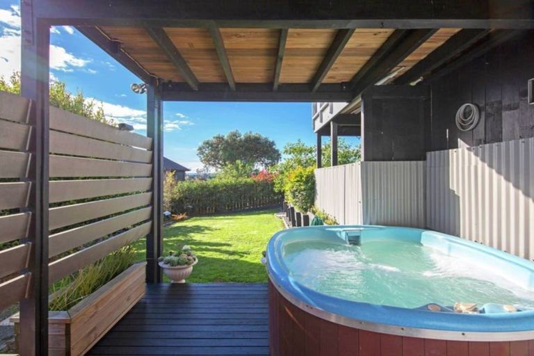 Photo of property in 132 Sandspit Road, Shelly Park, Auckland, 2014