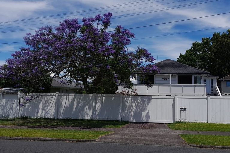 Photo of property in 31 Covil Avenue, Te Atatu South, Auckland, 0610