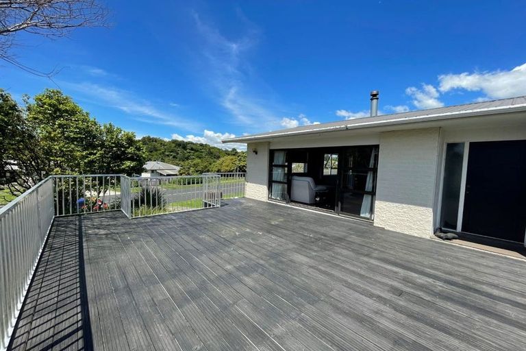 Photo of property in 79 Riversdale Drive, Merrilands, New Plymouth, 4312