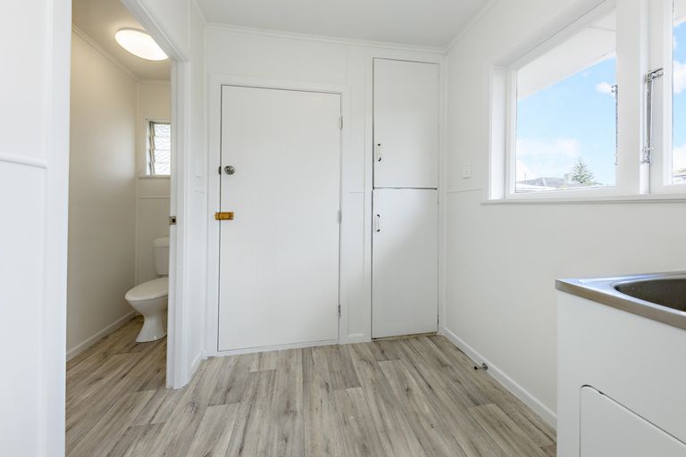 Photo of property in 73 Raglan Street, Mangere East, Auckland, 2024