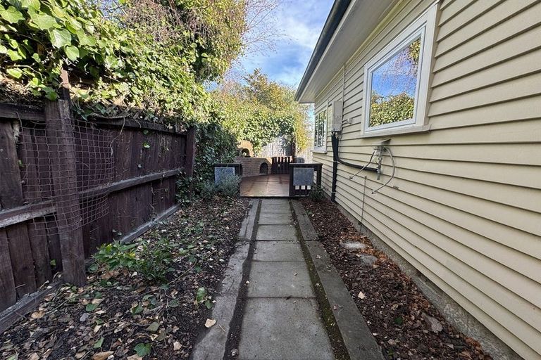 Photo of property in 9b Harakeke Street, Riccarton, Christchurch, 8011