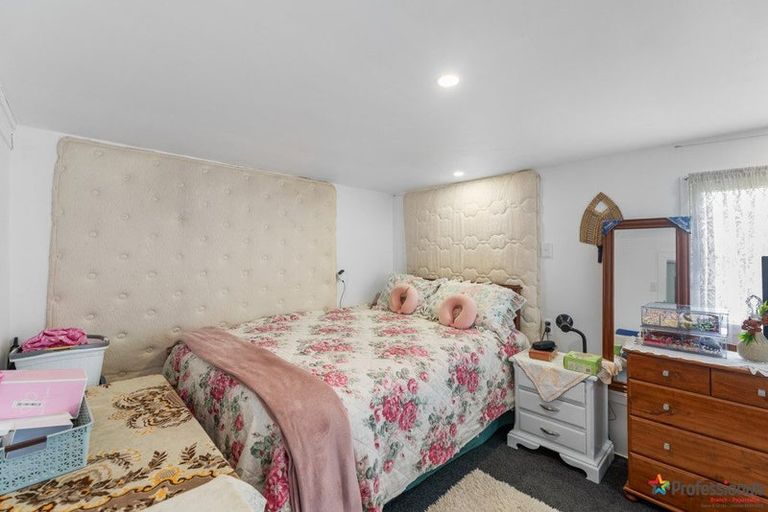 Photo of property in 42 Pooks Road, Ranui, Auckland, 0612