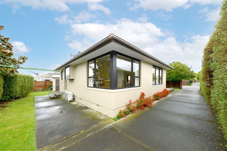 Photo of property in 156 Avonhead Road, Avonhead, Christchurch, 8042