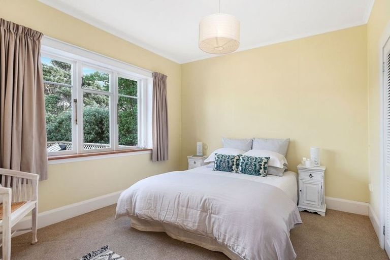 Photo of property in 17 Lonsdale Crescent, Rongotai, Wellington, 6022