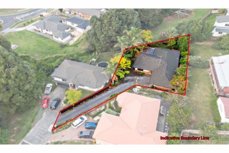 Photo of property in 8 Atlantic Place, Goodwood Heights, Auckland, 2105