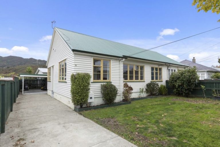 Photo of property in 80 Naenae Road, Naenae, Lower Hutt, 5011