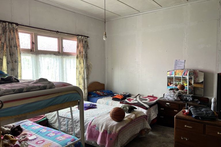 Photo of property in 42 Tennyson Street, Dannevirke, 4930