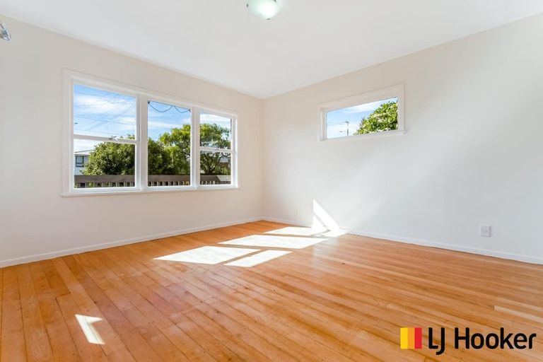 Photo of property in 1 Lynmore Drive, Hillpark, Auckland, 2102