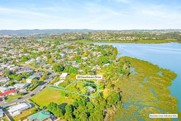 Photo of property in 28 Dawnhaven Drive, Te Atatu Peninsula, Auckland, 0610