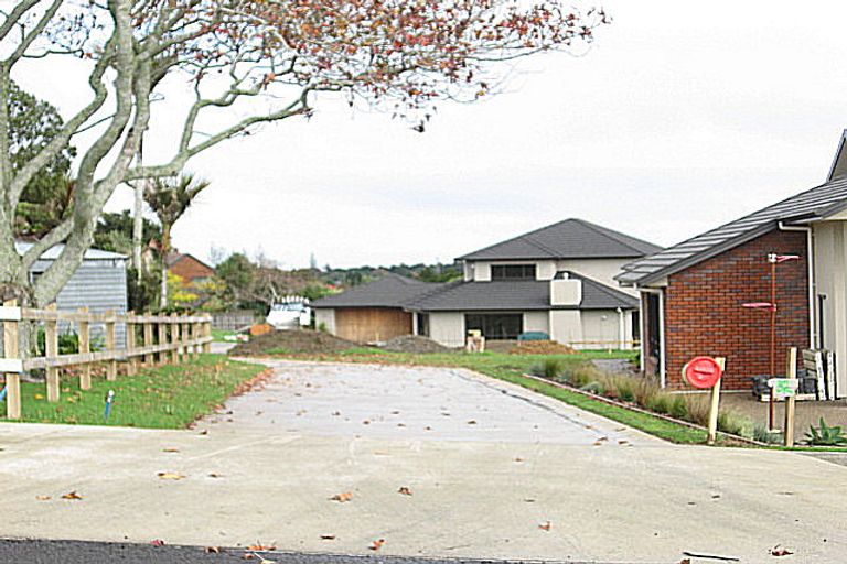 Photo of property in 32 Wairere Road, The Gardens, Auckland, 2105