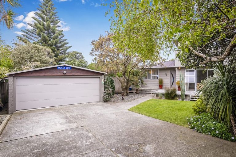 Photo of property in 10 Michael Road, Paraparaumu Beach, Paraparaumu, 5032