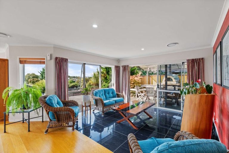 Photo of property in 3 Omana Avenue, Shelly Beach, Helensville, 0874