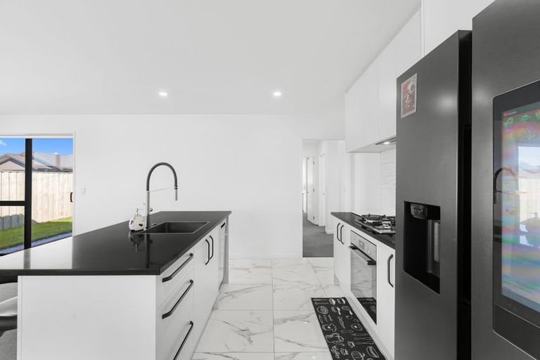 Photo of property in 16 Lomu Way, Rolleston, 7615