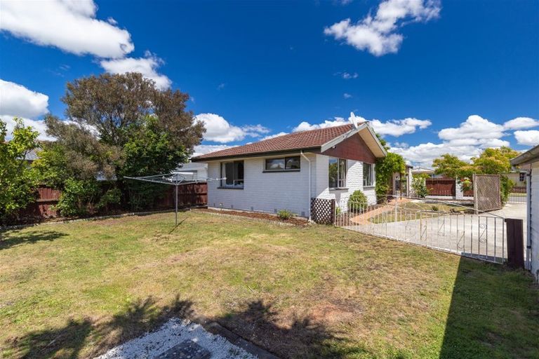 Photo of property in 96 Royal Park Drive, Parklands, Christchurch, 8083