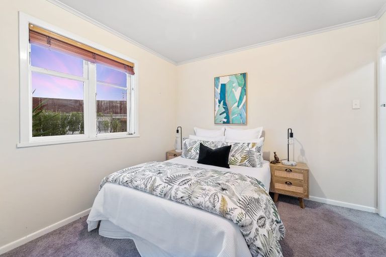 Photo of property in 1/50 Sylvan Avenue, Northcote, Auckland, 0627