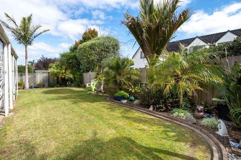 Photo of property in 5 Kahala Place, West Harbour, Auckland, 0618