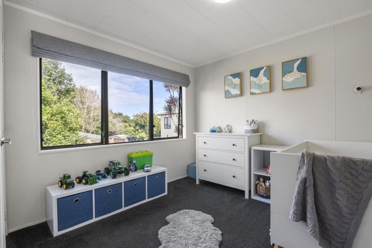 Photo of property in 8 Leaming Place, Clarks Beach, 2122