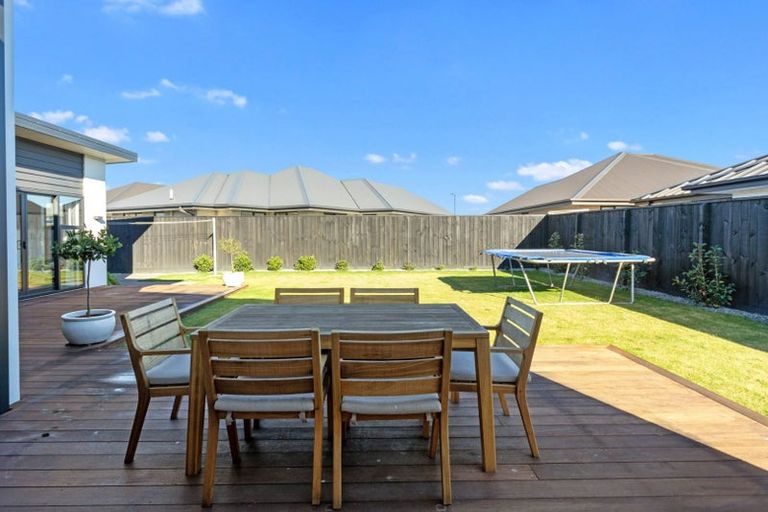 Photo of property in 11 Westpark Boulevard, Rangiora, 7400