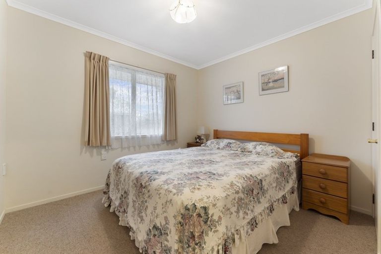 Photo of property in 3 Foxtail Fern, Kelvin Grove, Palmerston North, 4414