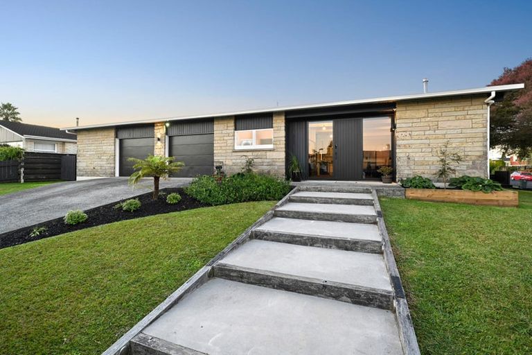 Photo of property in 11 Hillary Street, Chedworth, Hamilton, 3210