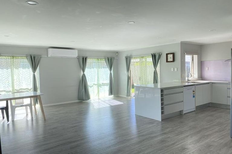 Photo of property in 160 Burswood Drive, Burswood, Auckland, 2013